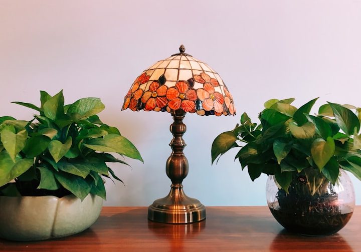 Photo Floral fabric table lamp