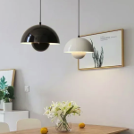 Gezellige slaapkamer met matte Nordic plafondlampen