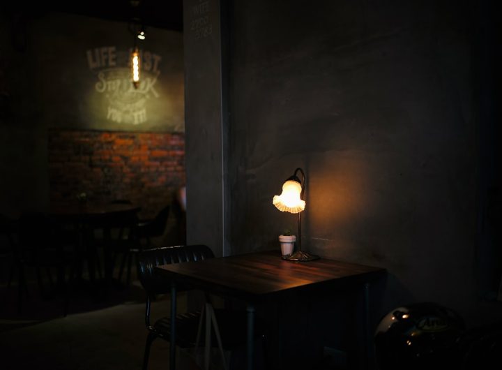 Photo table lamp