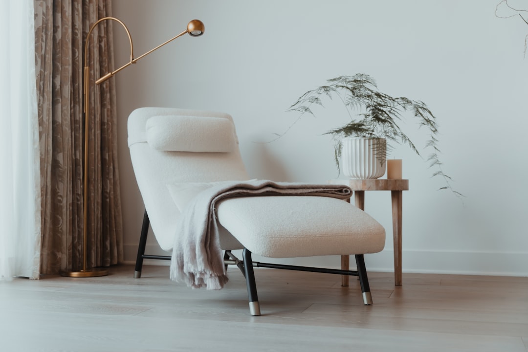 Photo wooden floor lamp