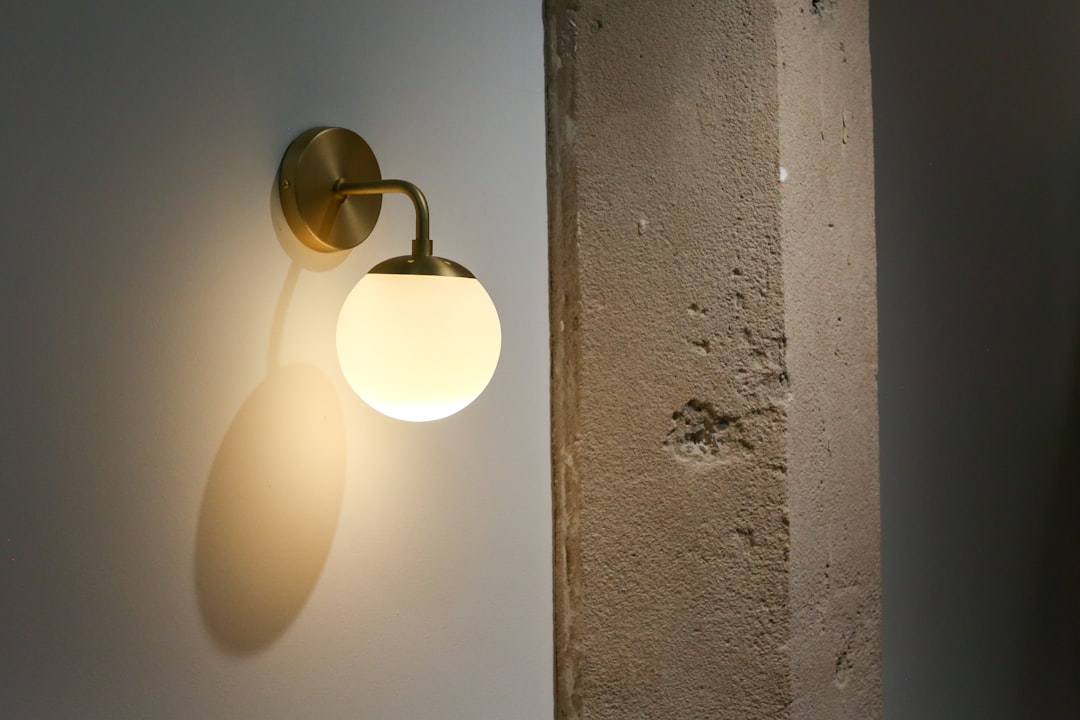 Photo brass wall lamp